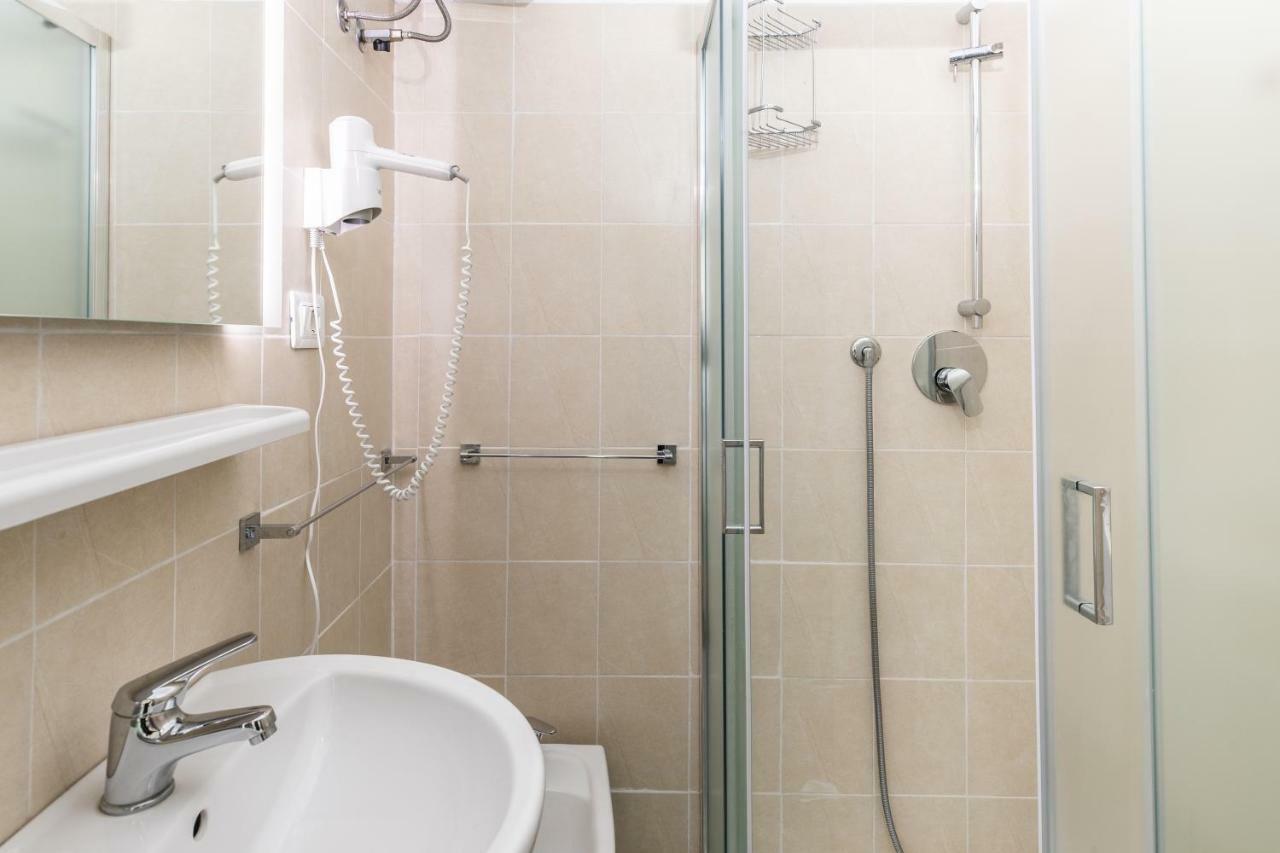 פינאלה ליגורה Hotel Palace מראה חיצוני תמונה